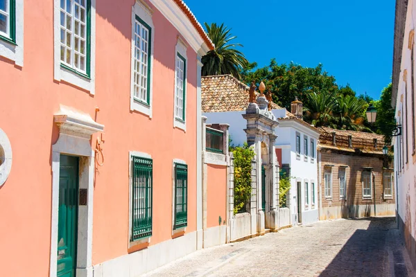 Typische straat in Faro, Portugal — Stockfoto