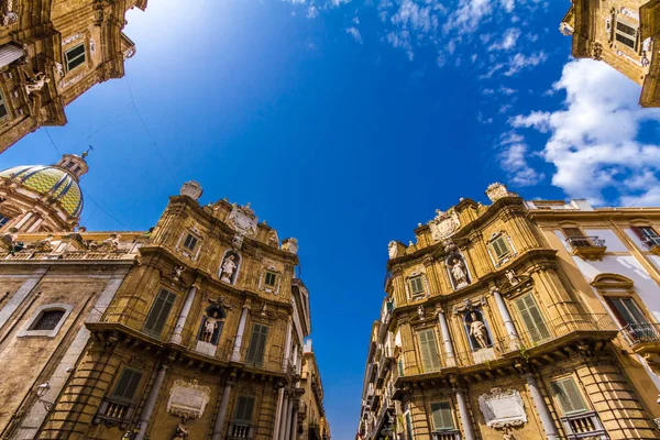 Quattro canti platz in palermo, italien — Stockfoto