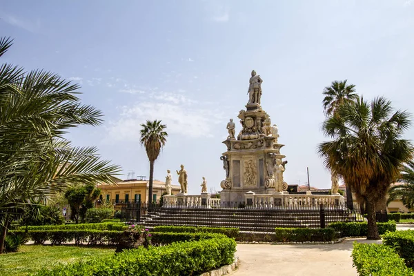 Plaza del Parlamento en Palermo, Italia — Foto de Stock