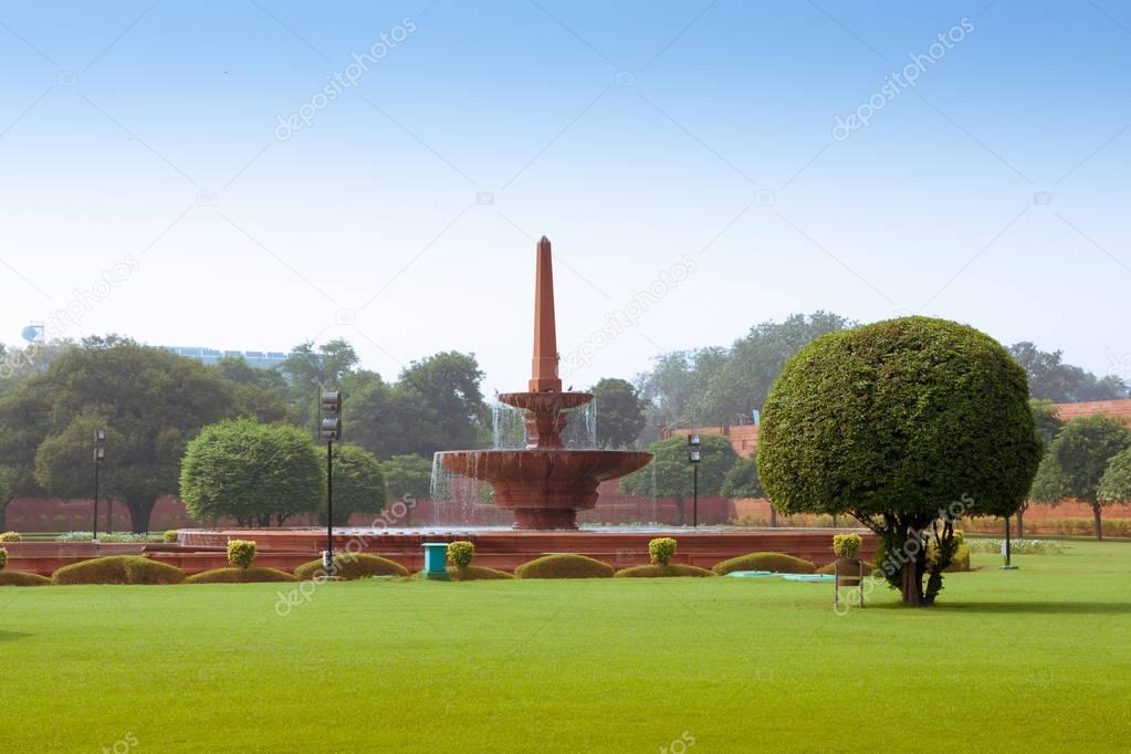 Fountain near Rashtrapati Bhavan,  the official home of the Pres