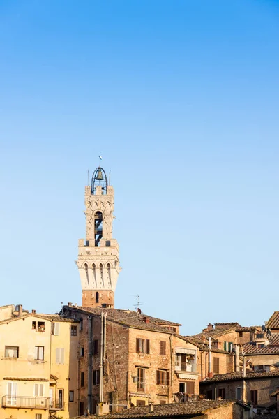 Utsikt över den gamla staden Siena, Italien — Stockfoto