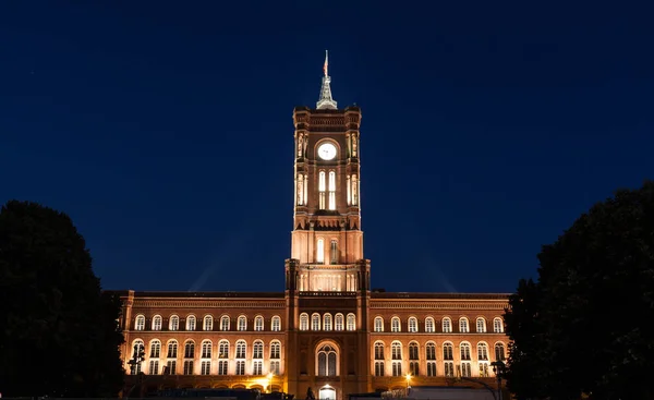The Rotes Rathaus in Berlin, Germay, illuminated at sunset — Stock Photo, Image