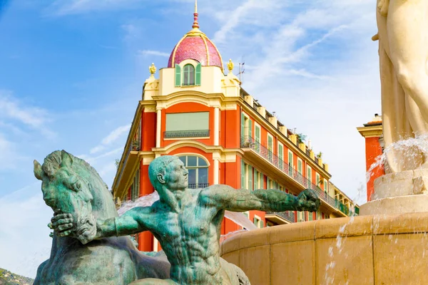 Nice, France.  The Fountain of the Sun in Massena square in a su — Stock Photo, Image