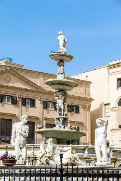 La Fuente Pretoriana (1554) en Palermo, Italia — Foto de Stock