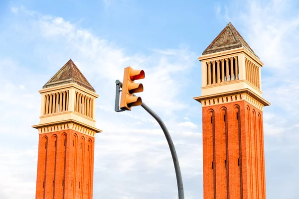 Le torri veneziane (1929) a Barcellona, Spagna, al tramonto — Foto Stock