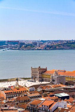 Commerce square Lizbon merkezinde yaz aylarında üstten görünüm