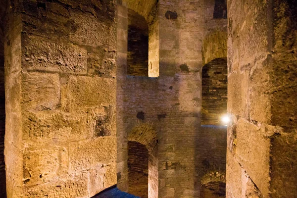 The Pozzo di San Patrizio (English: St. Patrick's Well) is a historic well (16th century) in Orvieto, Umbria, central Italy. — Stock Image Pozzo San Patrizio English Patrick Well Historic Well 16Th Century Stock Picture