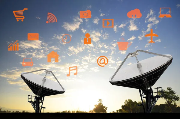 Satellite Dishes for telecommunication and sunrise sky backgroun — Stock Photo, Image