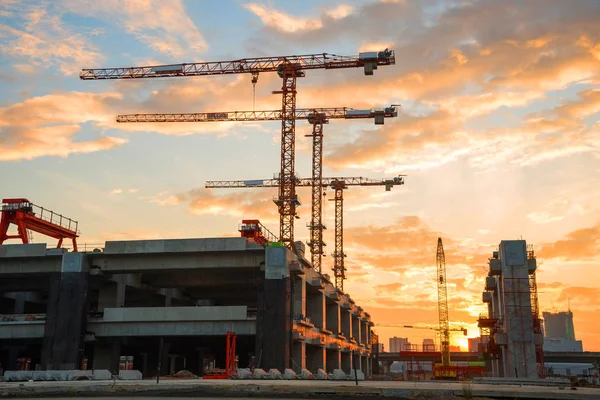 Bouwplaats bij zonsopgang — Stockfoto