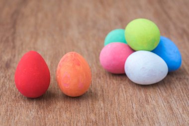 Renkli Paskalya yumurtaları