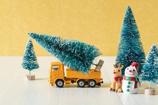 Noel ağacı, Noel dekorasyon konsepti hazırlamak — Stok fotoğraf