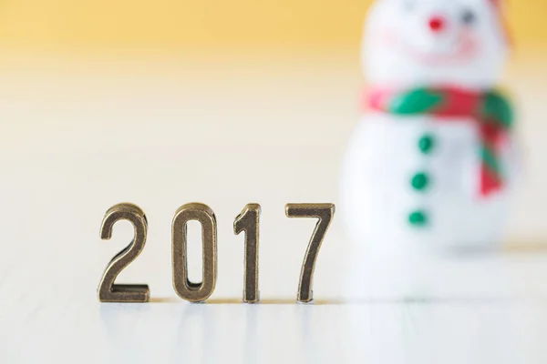 Новий рік 2017 зі сніговиком — стокове фото