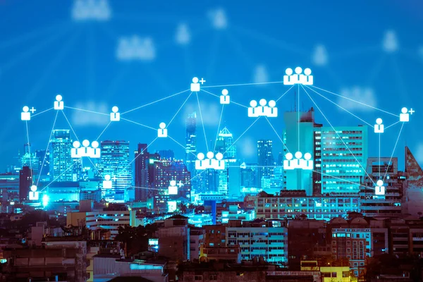 Mensen netwerkverbinding op nacht moderne stad achtergrond — Stockfoto