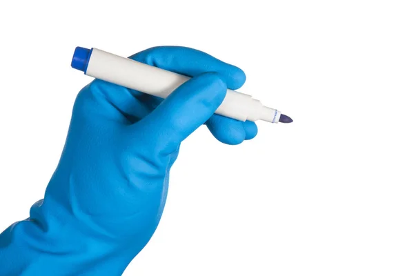 Mano científica en guante azul sosteniendo marcador azul para escribir iso — Foto de Stock