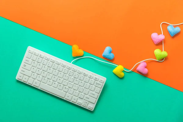 Mini heart splash out from computer keyboard , valentine concept — Stock Photo, Image