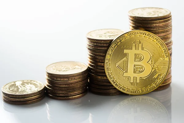 Cryptocurrency altın bitcoin ve dolar para, dijital curren