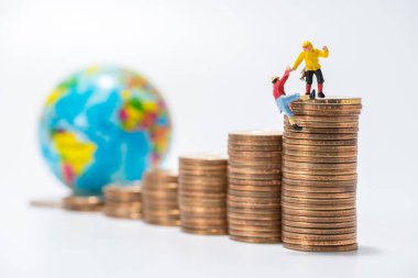 iş Minyatür resim ve küre f yığın üzerinde duran