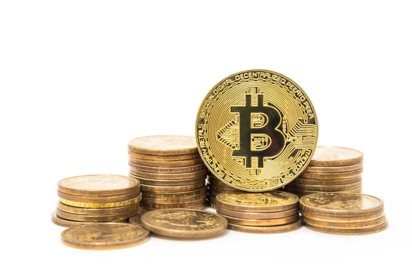골드 bitcoin와 달러 동전 흰색 backgro에 고립 된의 스택 — 스톡 사진