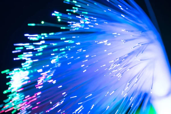 Astratto luce in fibra ottica offuscata per bac di rete o tecnologia — Foto Stock