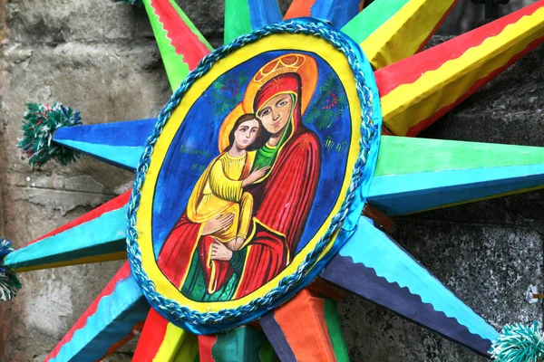 Estrella de Navidad para la celebración de la Navidad Ortodoxa. Lviv, UCRANIA - ENERO 7 — Foto de Stock