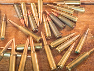 Ahşap üzerine birçok madde işareti