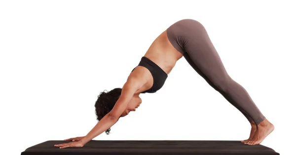 Millennial Frau Macht Yoga Auf Matte — Stockfoto