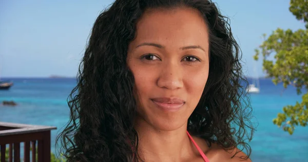 Closeup Mixed Race Woman Standing Beach Smiling Camera — Stock Photo, Image