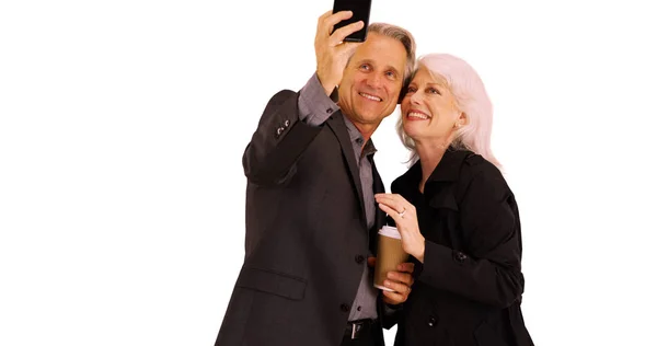 Elderly Couple Using Smartphone Take Pictures — Stock Photo, Image