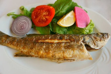 lezzetli ve faydalı kızarmış balık 
