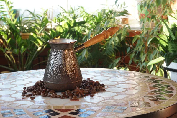 Turka para café na mesa — Fotografia de Stock