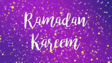 Parlak Ramazan Kareem (Cömert Ramazan), el yazısı metin ve mor zemin üzerinde titreşen renkli sim parçacıkları ile tebrik kartı video animasyonu.