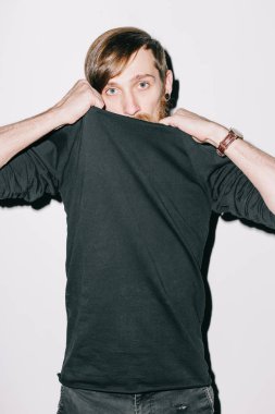 Onun jumper kalktıktan adam