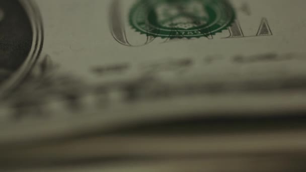 Één dollar bankbiljet close-up. 4 k beelden glijden — Stockvideo