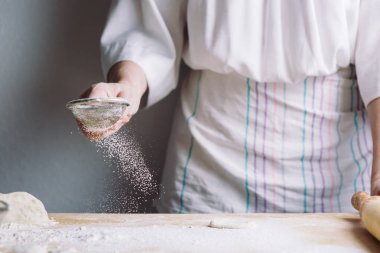 İki elim hamur et köfte için yapma.
