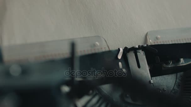 Mensagem Eu amo você impresso na máquina de escrever — Vídeo de Stock