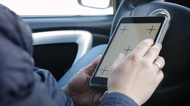 Mans hands using tablet with screen template. — Stock Video