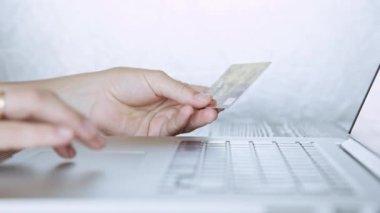 Alışveriş online, kredi kartı ile ödeme