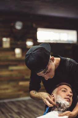Tıraş istemci berber
