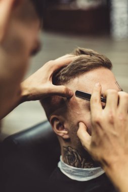 Kırpma stilist tıraş istemci