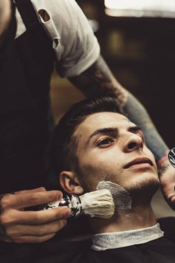 Tıraş istemci berber