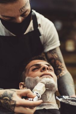 Tıraş istemci berber