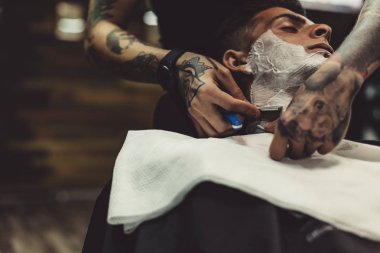 Tıraş istemci berber