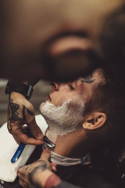 Tıraş istemci berber