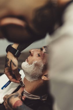 Tıraş istemci berber