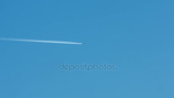 Rutas de vapor de avión — Vídeo de stock