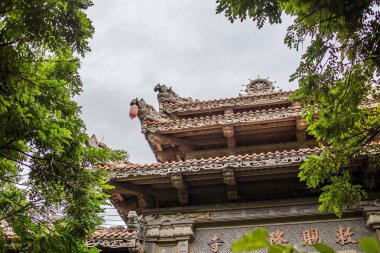 Uzun oğlu Pagoda, Nha Trang, Vietnam çatısı