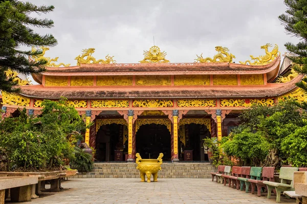 Pagode Van Hanh près de Big Golden Sitting Buddha à Dalat, Vietnam — Photo