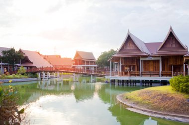 Tayland, Pattaya 'daki Efsanevi Siyam Parkı. Güzel Efsane Siyam, Pattaya 'da yeni bir dönüm noktası ve gün batımında popüler bir turizm merkezi.