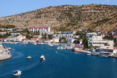 Bay, kar maskesi, Sevastopol. Crimea.