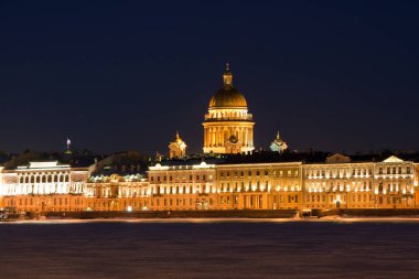St. Isaac's Katedrali. Saint Petersburg kış gecesi